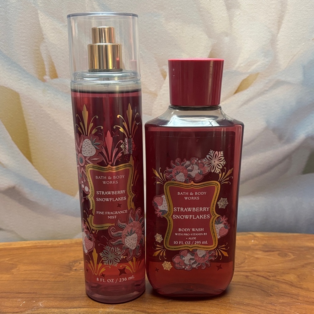 Bath & Body Works Strawberry Snowflakes Mist & Body Wash